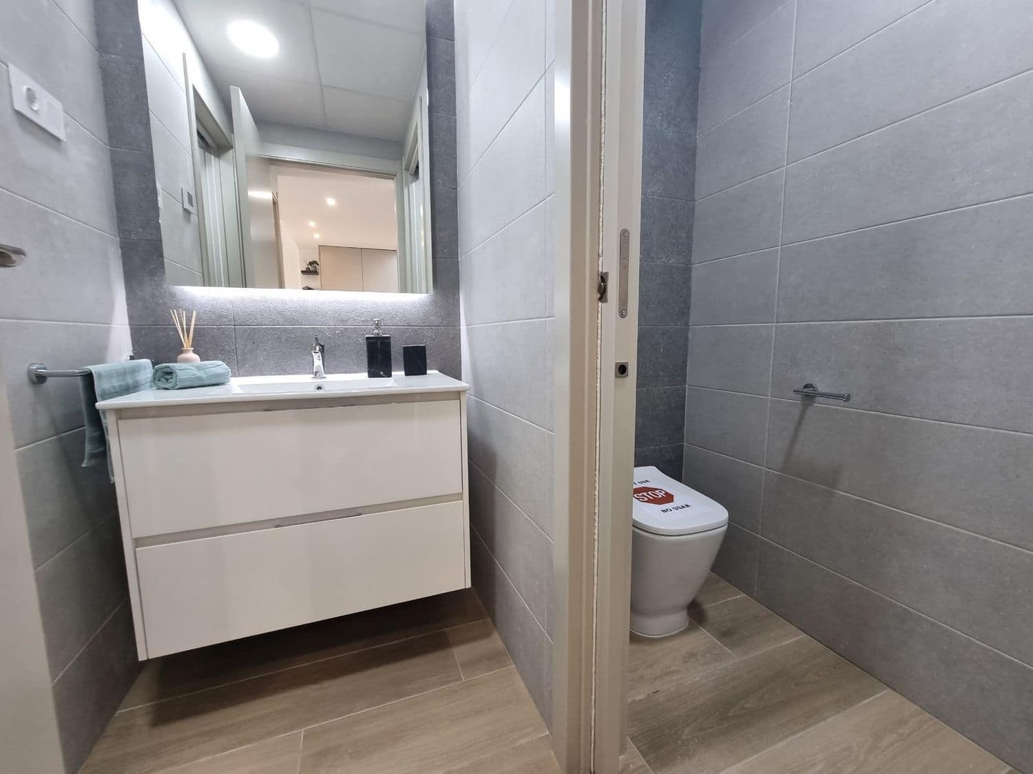 2 bedroom Apartment for sale in Torrevieja with pool - € 254,000 (Ref: 8683750)