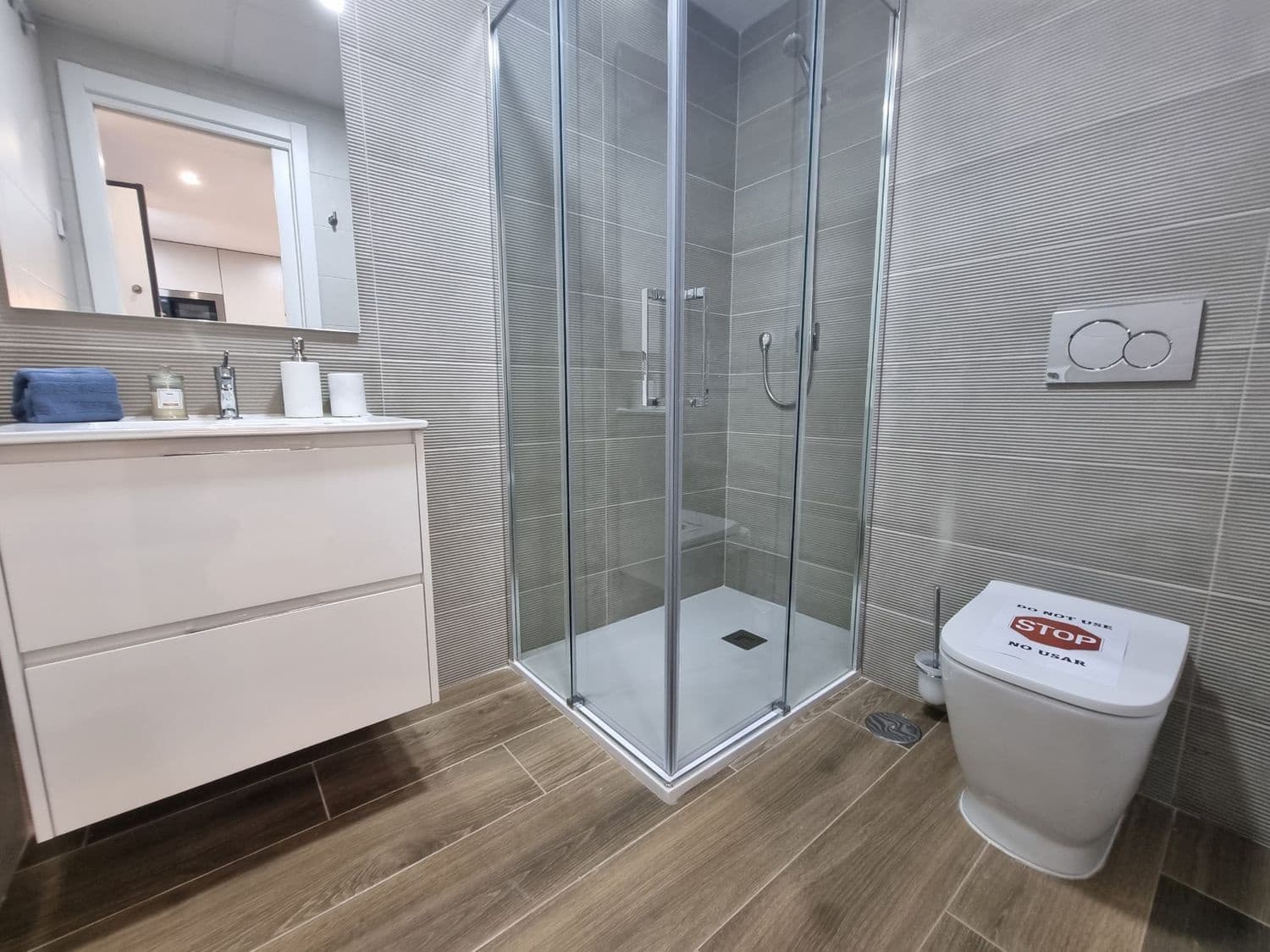 2 bedroom Apartment for sale in Torrevieja with pool - € 254,000 (Ref: 8683750)