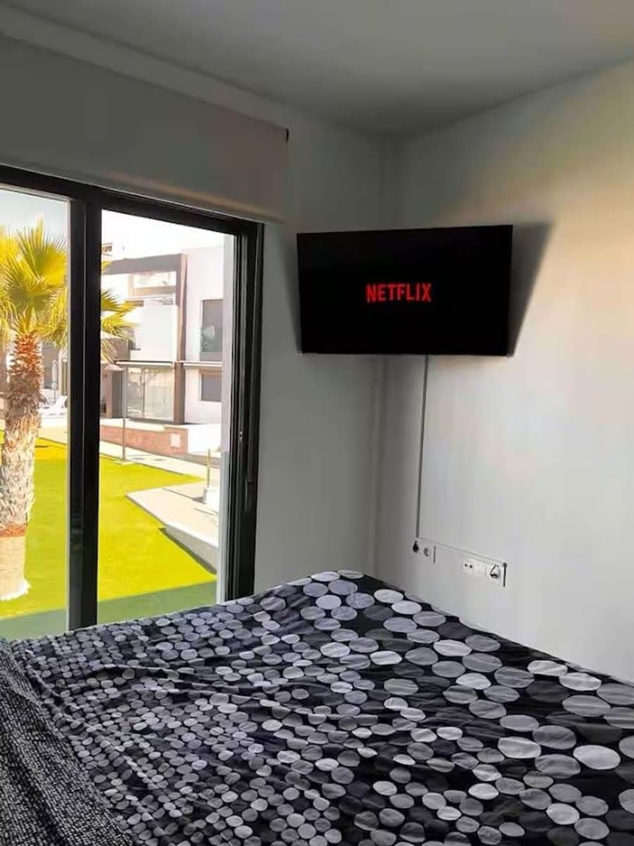 2 soveværelse Lejlighed til salg i Torrevieja med swimmingpool garage - € 259.000 (Ref: 8985503)