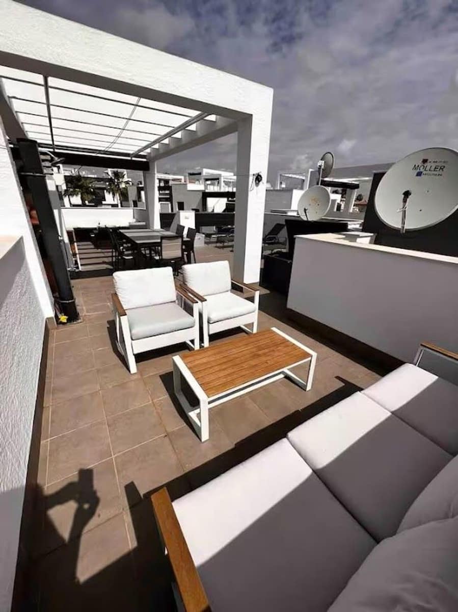 2 soveværelse Lejlighed til salg i Torrevieja med swimmingpool garage - € 259.000 (Ref: 8985503)