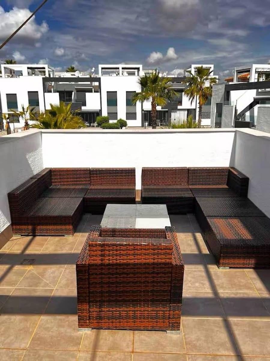 2 soveværelse Lejlighed til salg i Torrevieja med swimmingpool garage - € 259.000 (Ref: 8985503)