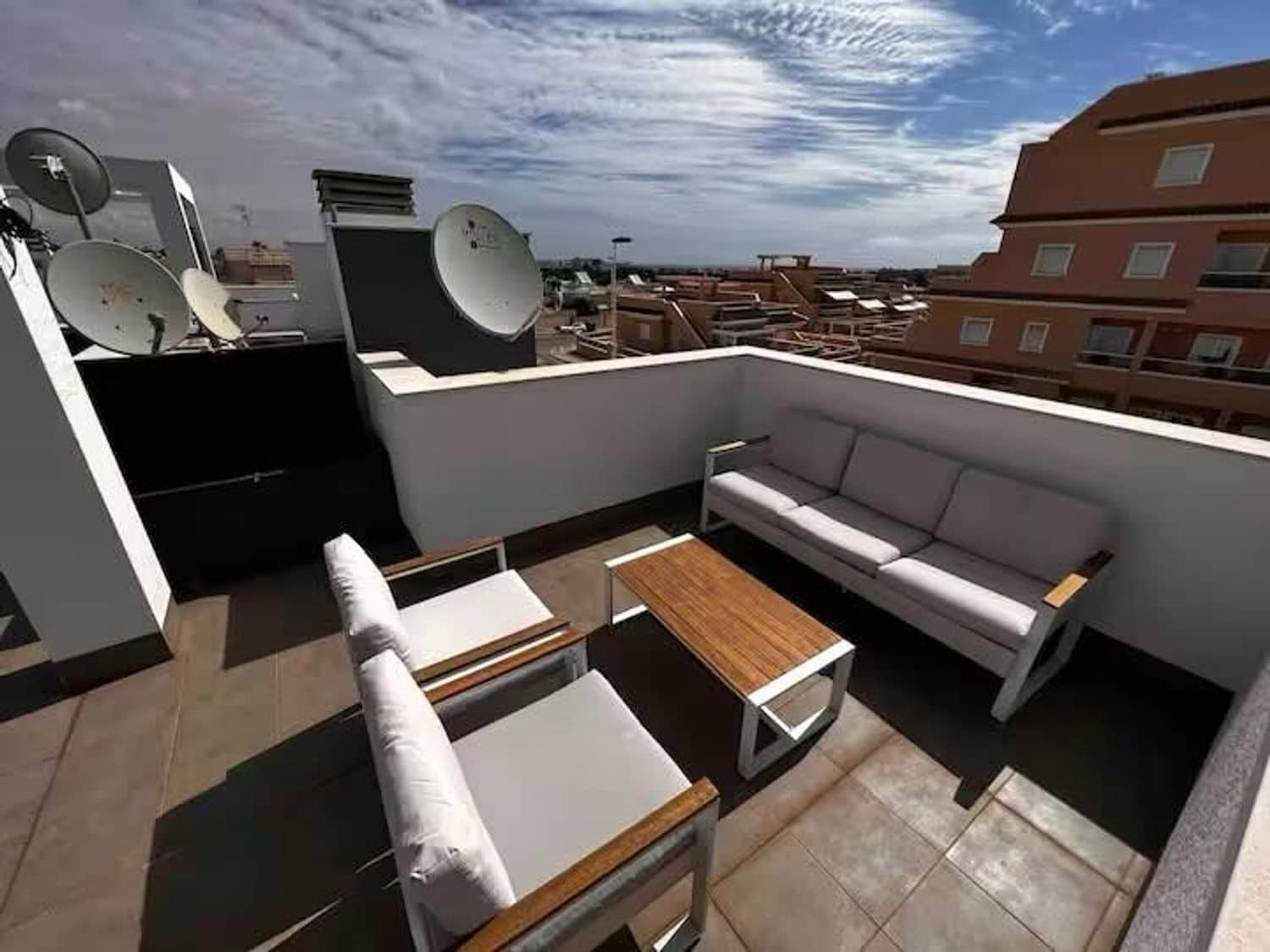 2 soveværelse Lejlighed til salg i Torrevieja med swimmingpool garage - € 259.000 (Ref: 8985503)