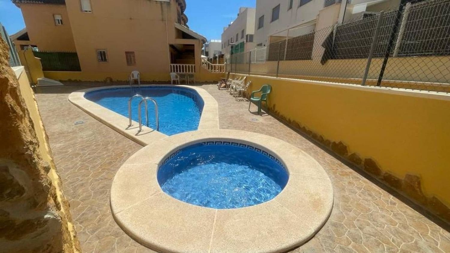 5 sypialnia Dom na sprzedaż w Guardamar del Segura z basenem garażem - 249 900 € (Ref: 9014417)