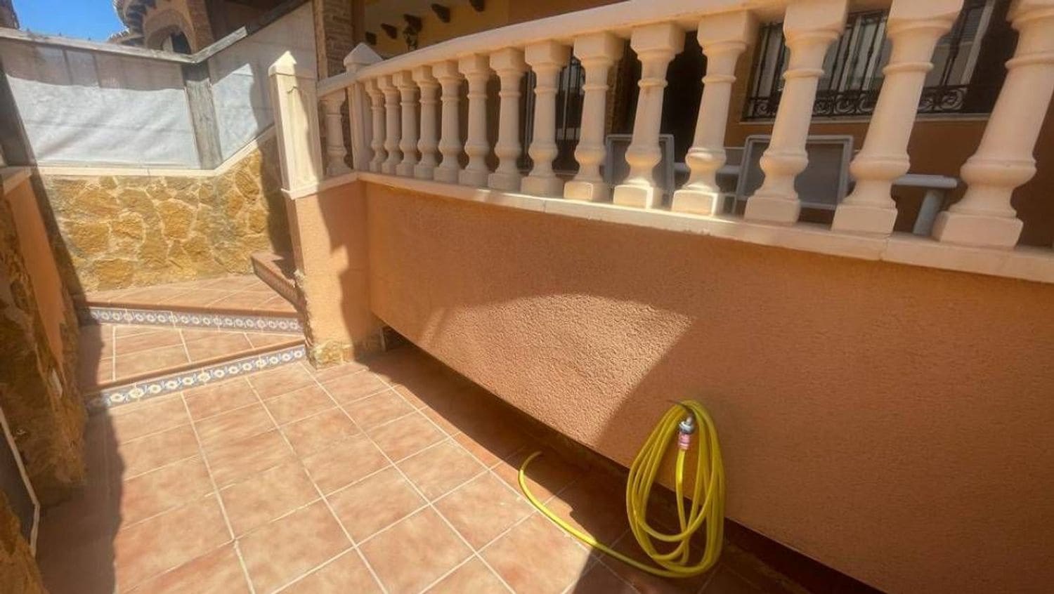 5 sypialnia Dom na sprzedaż w Guardamar del Segura z basenem garażem - 249 900 € (Ref: 9014417)