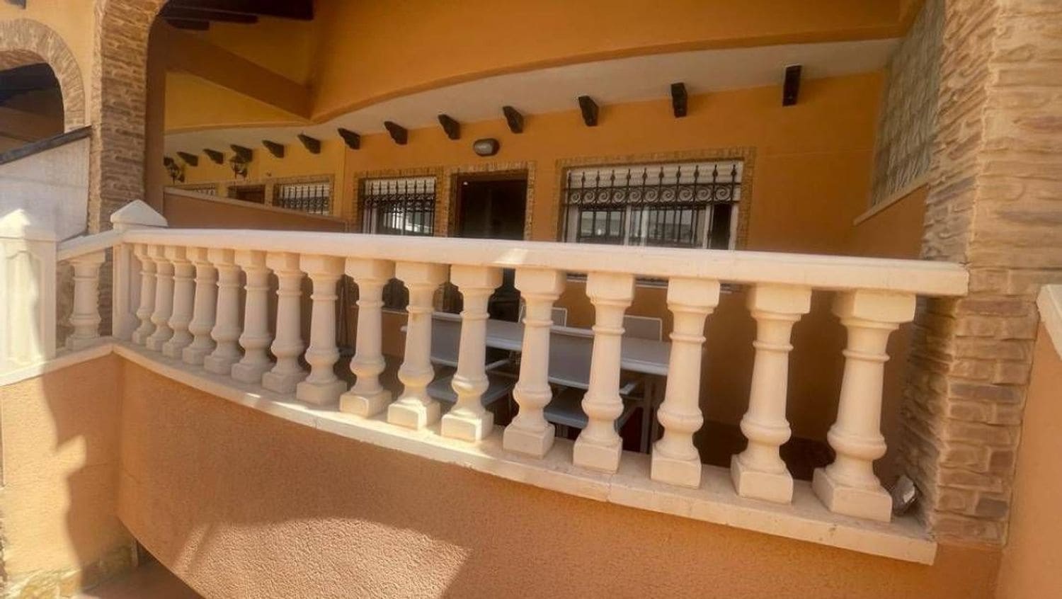 5 sypialnia Dom na sprzedaż w Guardamar del Segura z basenem garażem - 249 900 € (Ref: 9014417)