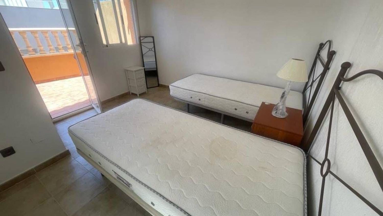 5 sypialnia Dom na sprzedaż w Guardamar del Segura z basenem garażem - 249 900 € (Ref: 9014417)