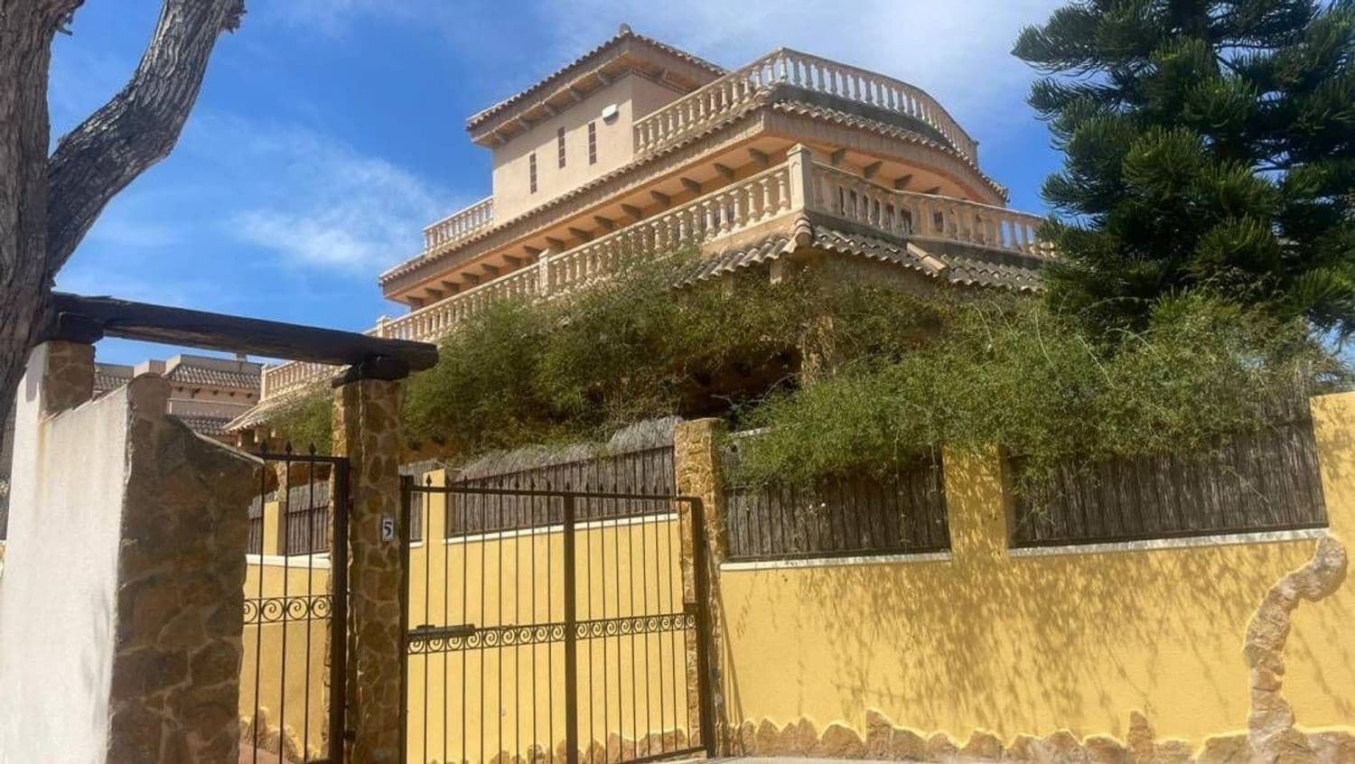 5 sypialnia Dom na sprzedaż w Guardamar del Segura z basenem garażem - 249 900 € (Ref: 9014417)