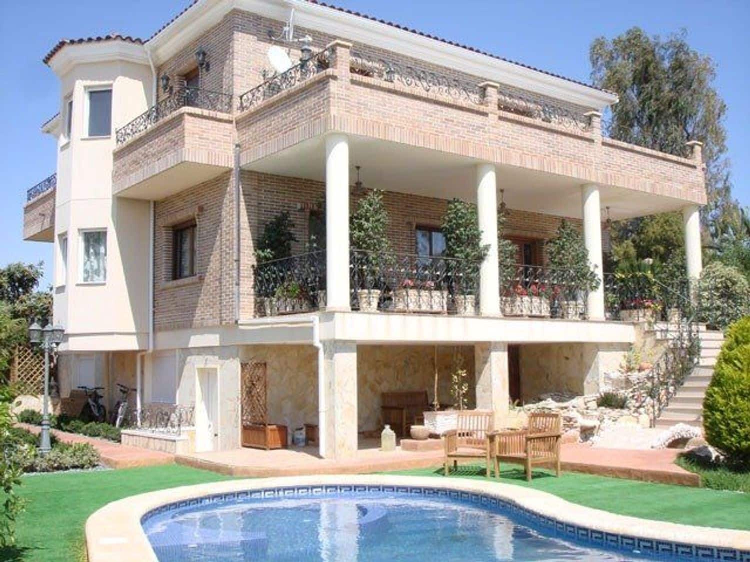 4 soveværelse Villa til salg i Ciudad Quesada med swimmingpool garage - € 690.000 (Ref: 9037899)
