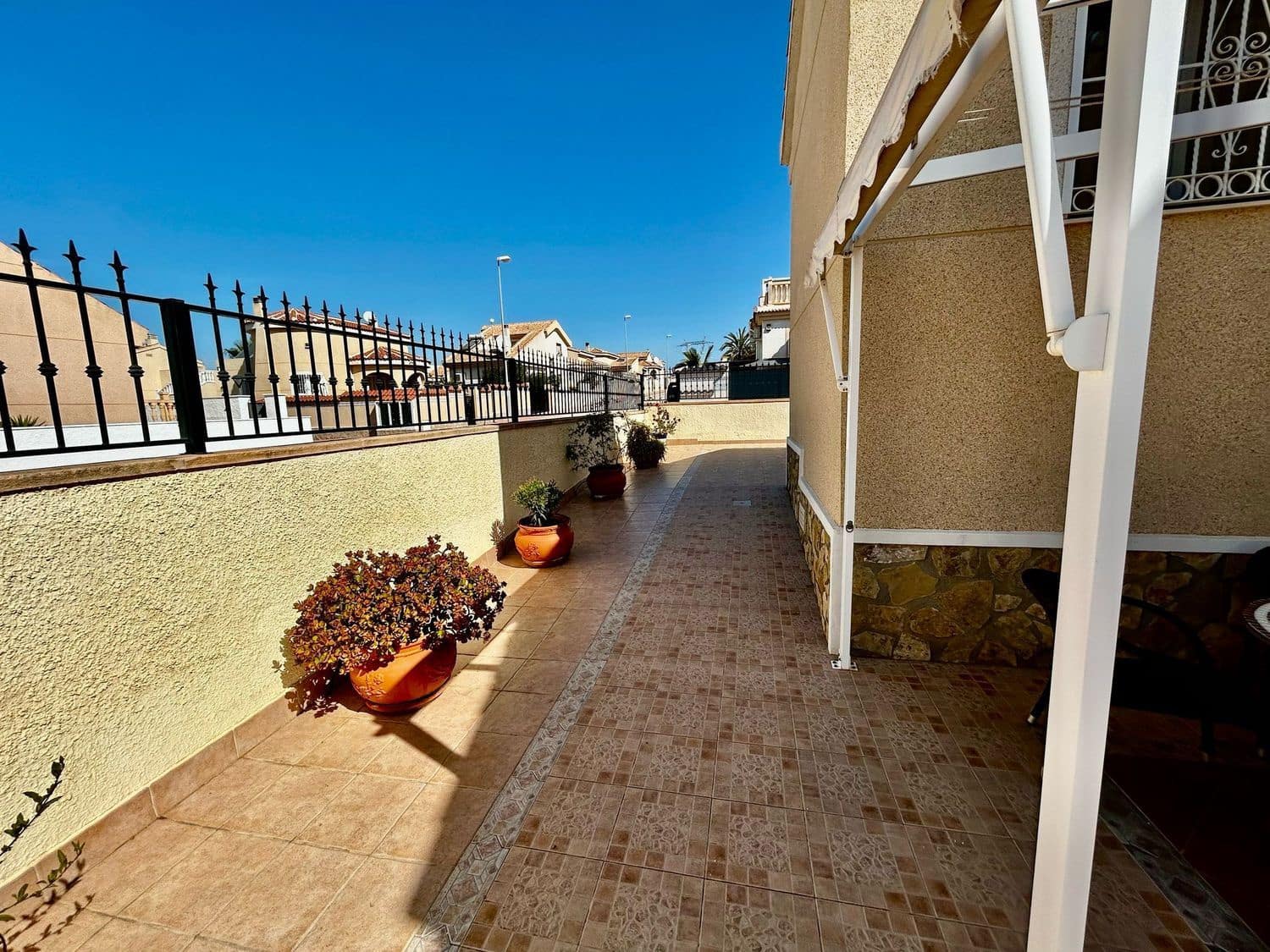 Chalet de 5 habitaciones en Rojales en venta con piscina garaje - 359.000 € (Ref: 9057202)