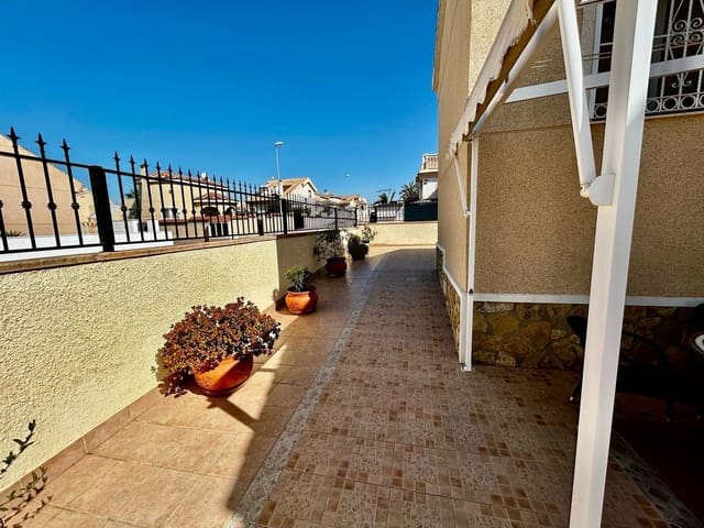 Chalet de 5 habitaciones en Rojales en venta con piscina garaje - 359.000 € (Ref: 9057202)