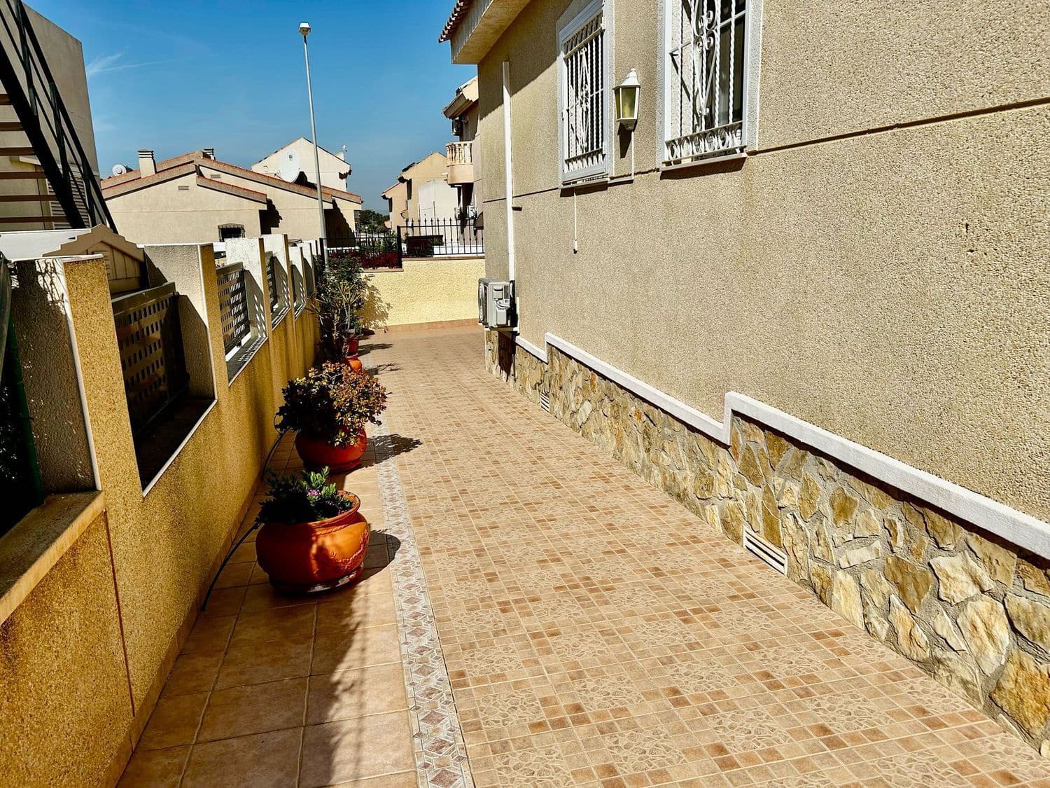 Chalet de 5 habitaciones en Rojales en venta con piscina garaje - 359.000 € (Ref: 9057202)