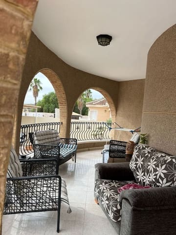 Chalet de 3 habitaciones en Benijófar en venta con piscina garaje - 350.000 € (Ref: 9062085)