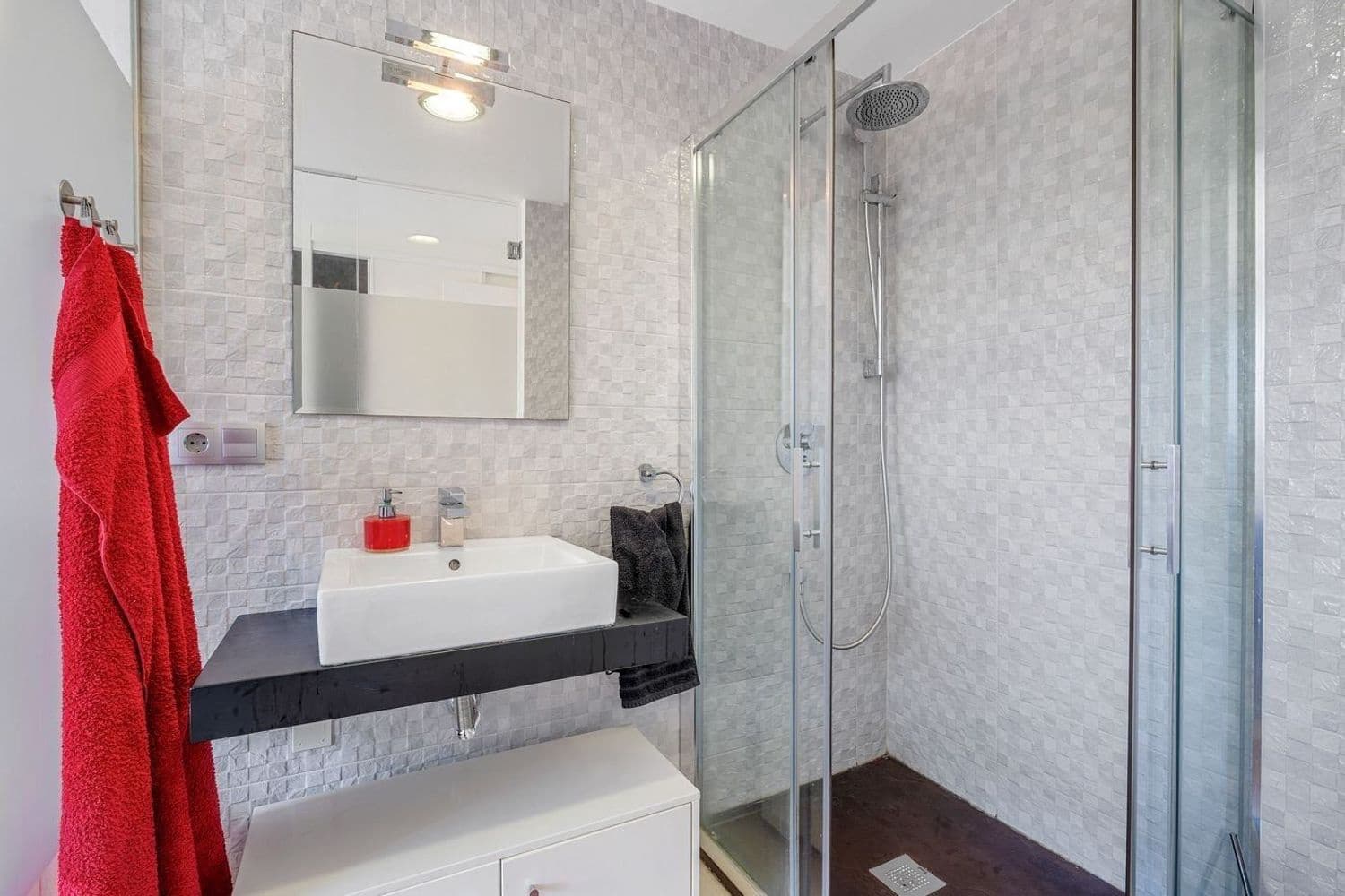 Apartamento de 2 habitaciones en Torrevieja en venta con piscina garaje - 279.000 € (Ref: 9151680)