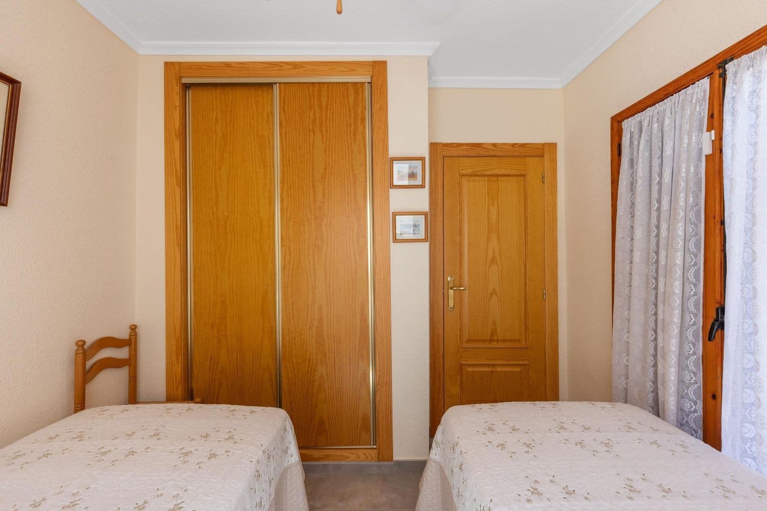 3 soveværelse Rækkehus til salg i Torrevieja med swimmingpool garage - € 276.000 (Ref: 9235961)