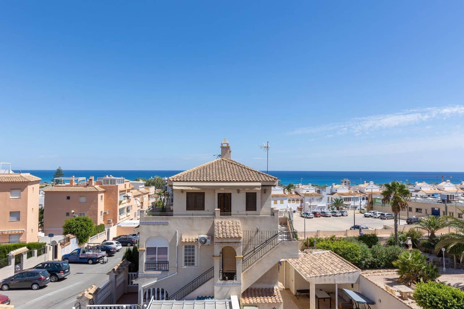 3 soveværelse Rækkehus til salg i Torrevieja med swimmingpool garage - € 276.000 (Ref: 9235961)