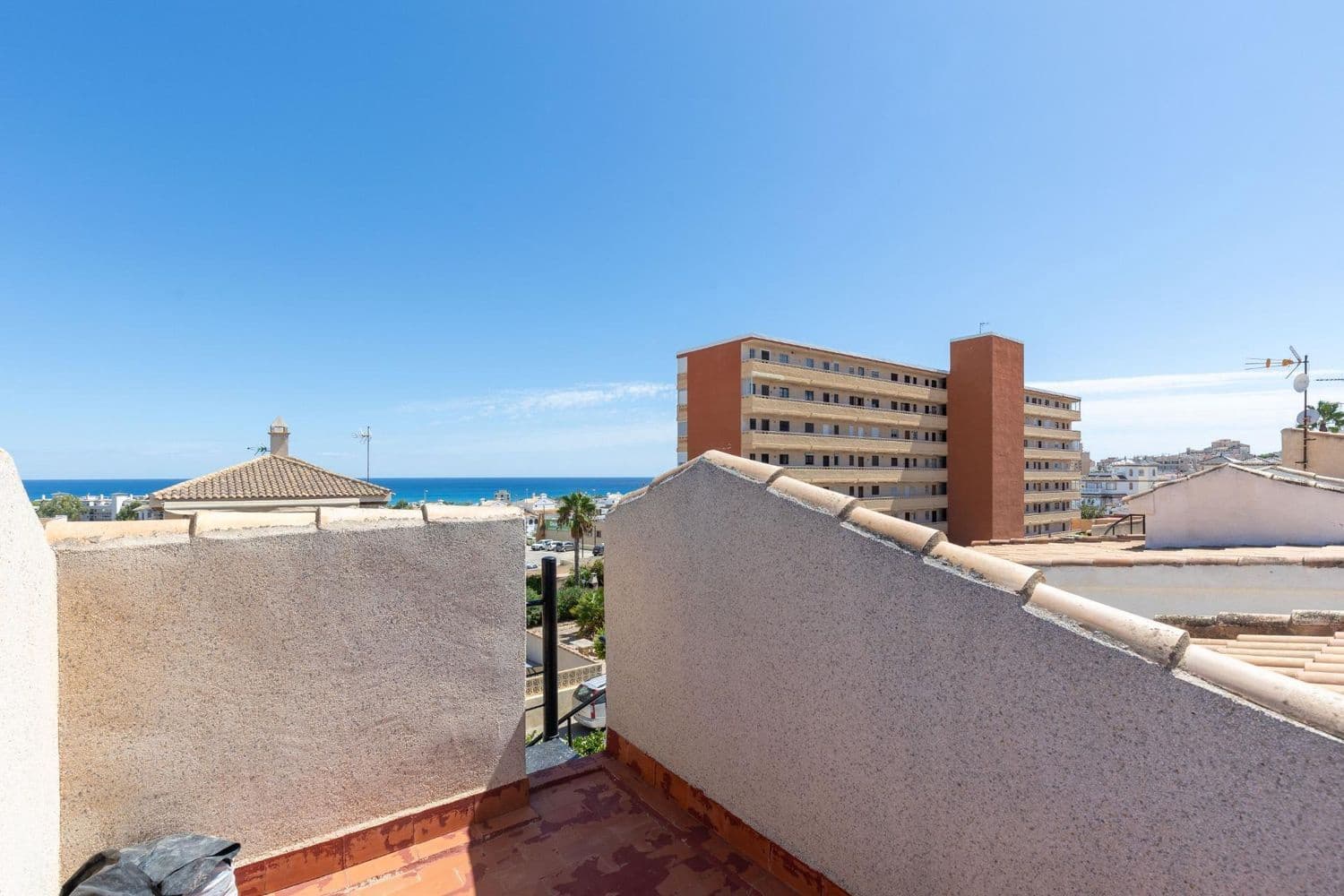 3 soveværelse Rækkehus til salg i Torrevieja med swimmingpool garage - € 276.000 (Ref: 9235961)