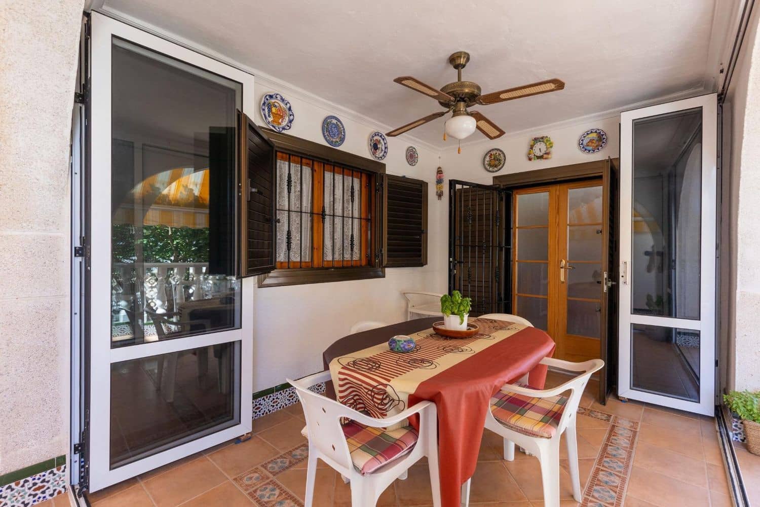 3 soveværelse Rækkehus til salg i Torrevieja med swimmingpool garage - € 276.000 (Ref: 9235961)