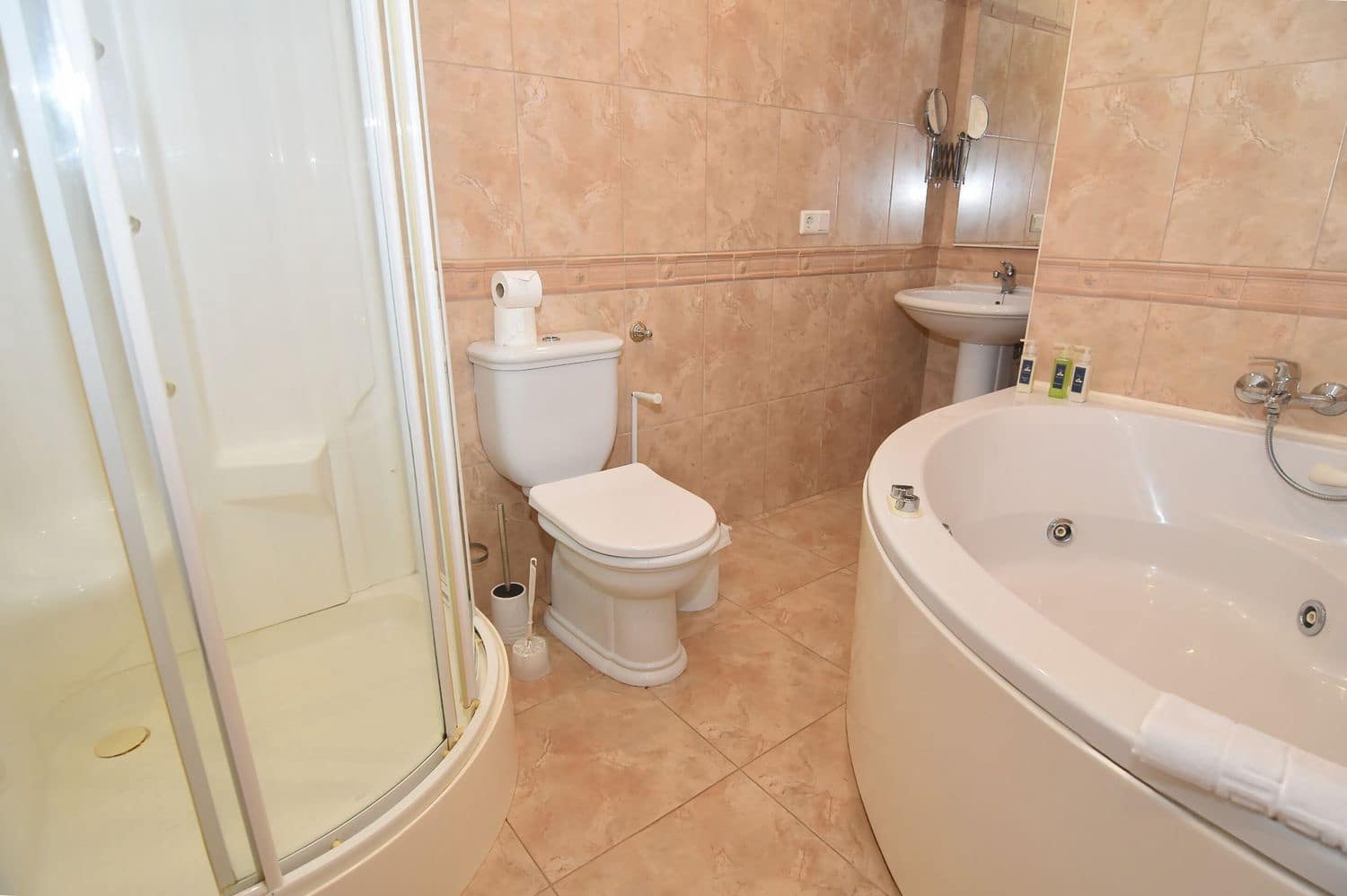 3 sypialnia Willa na sprzedaż w Torrevieja z basenem garażem - 575 000 € (Ref: 9263966)