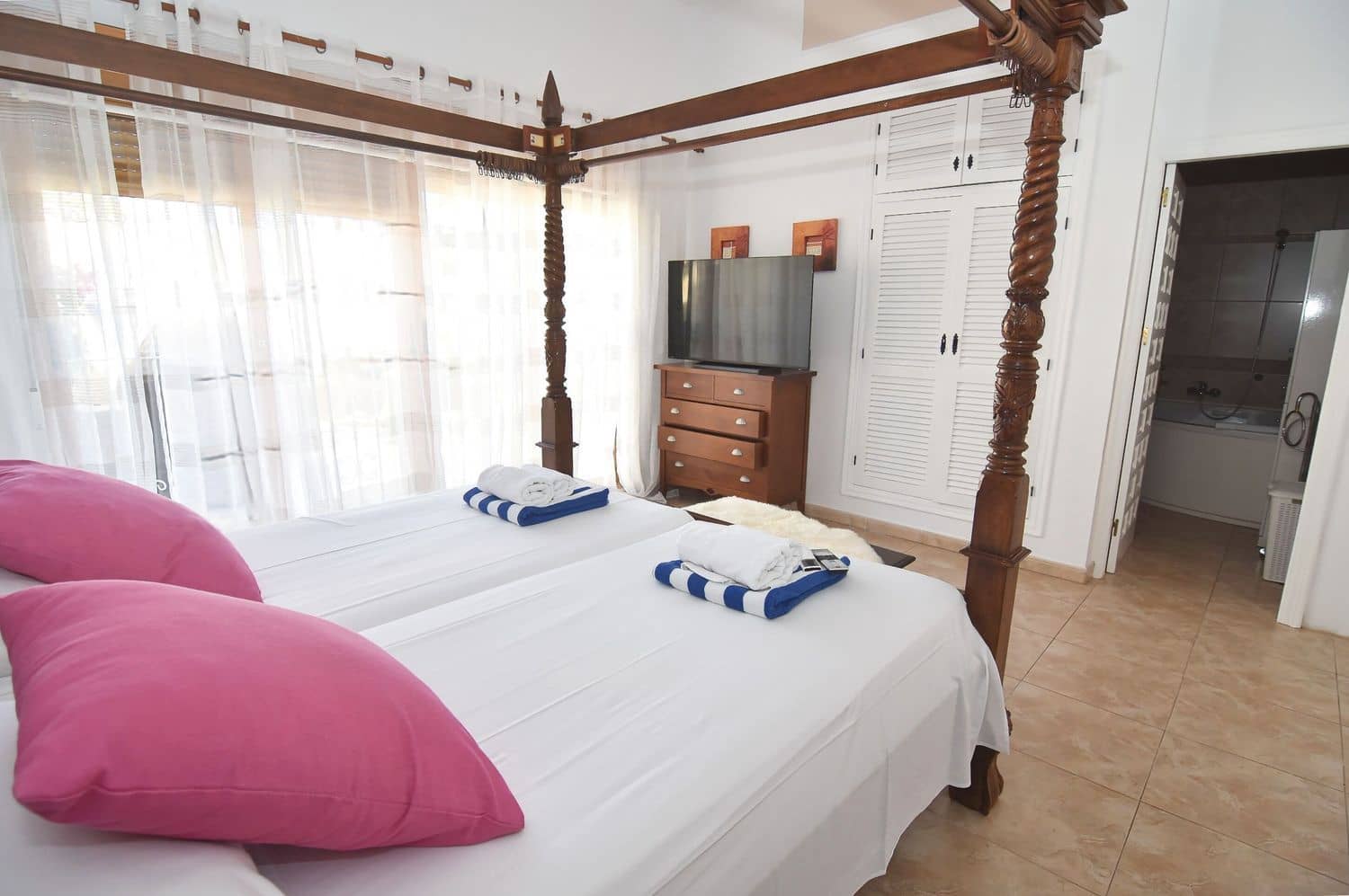 3 sypialnia Willa na sprzedaż w Torrevieja z basenem garażem - 575 000 € (Ref: 9263966)