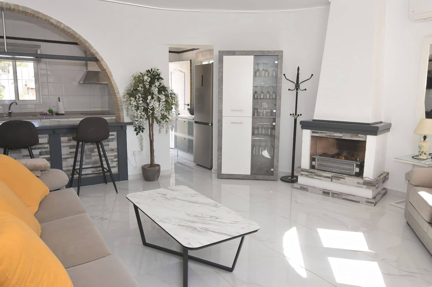 3 sypialnia Willa na sprzedaż w Torrevieja z basenem garażem - 575 000 € (Ref: 9263966)