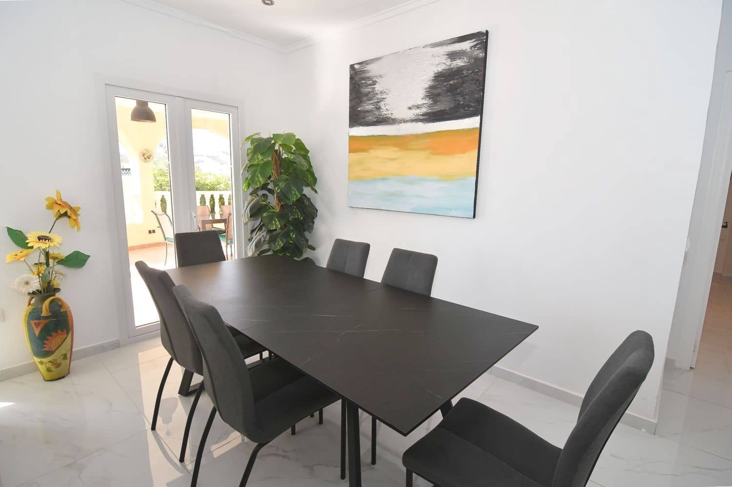 3 sypialnia Willa na sprzedaż w Torrevieja z basenem garażem - 575 000 € (Ref: 9263966)