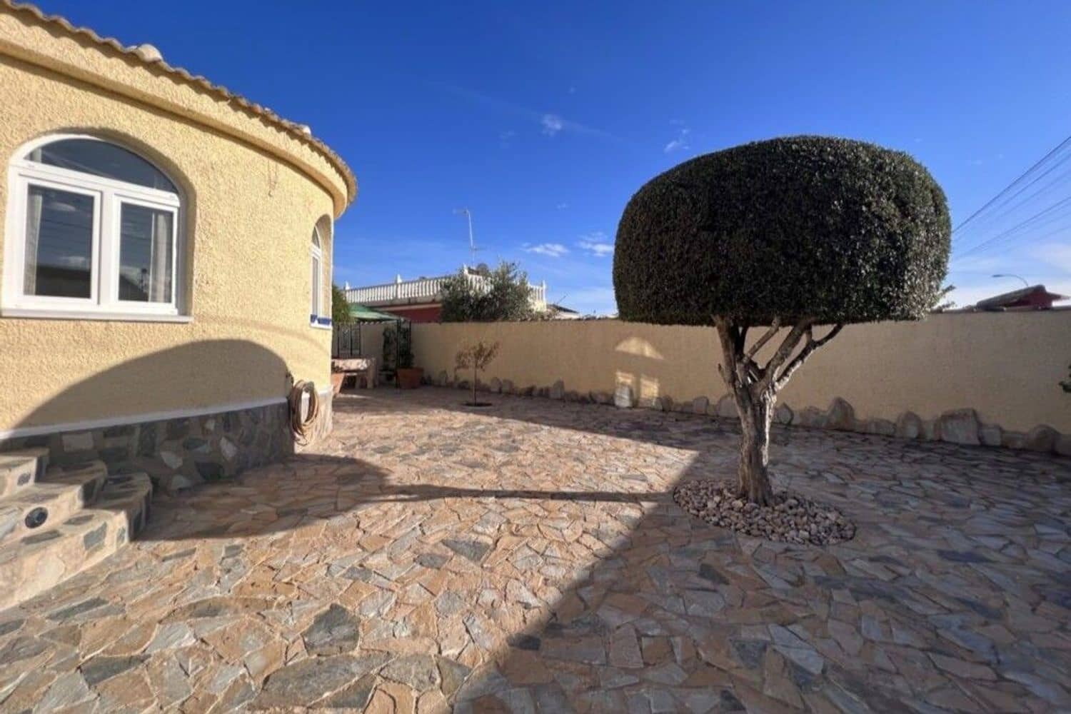 3 sypialnia Willa na sprzedaż w Torrevieja z basenem garażem - 575 000 € (Ref: 9263966)