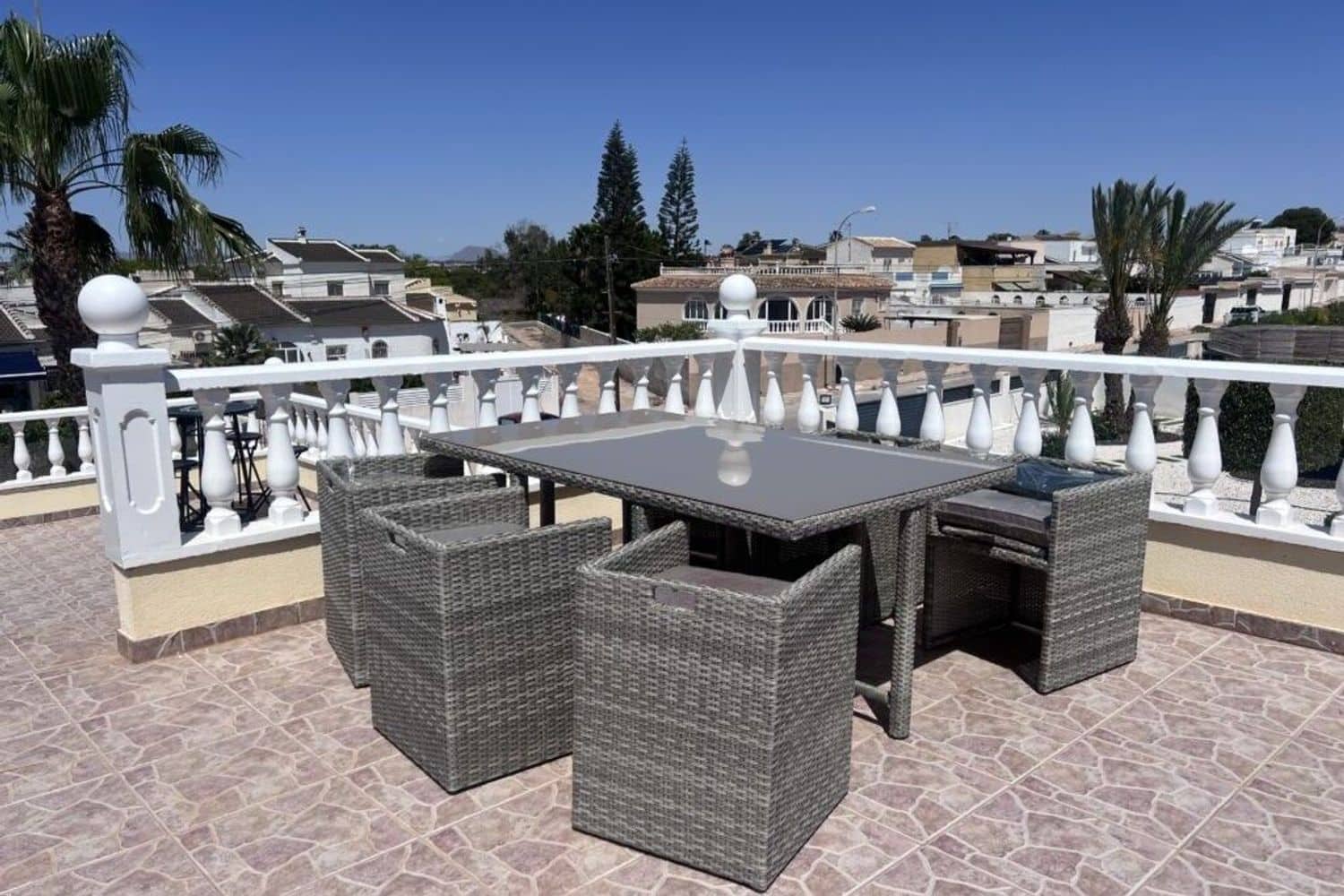 3 sypialnia Willa na sprzedaż w Torrevieja z basenem garażem - 575 000 € (Ref: 9263966)