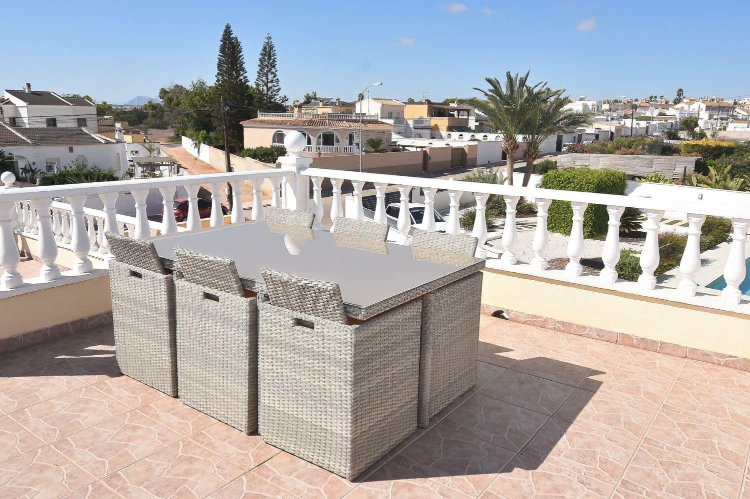 3 sypialnia Willa na sprzedaż w Torrevieja z basenem garażem - 575 000 € (Ref: 9263966)