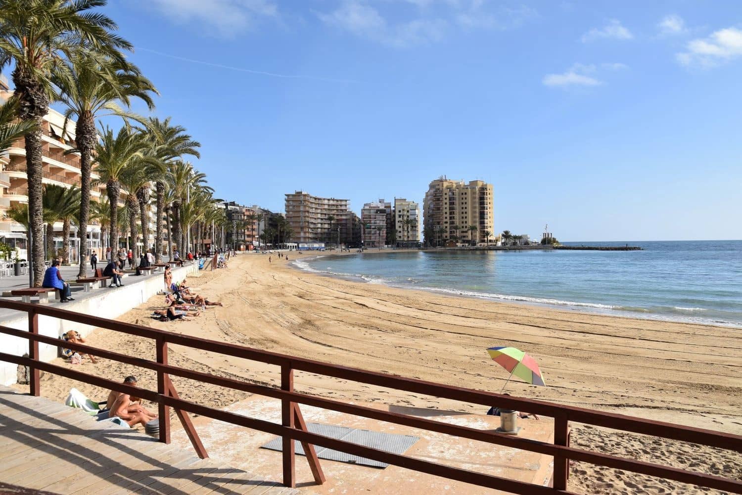 3 sypialnia Willa na sprzedaż w Torrevieja z basenem garażem - 575 000 € (Ref: 9263966)