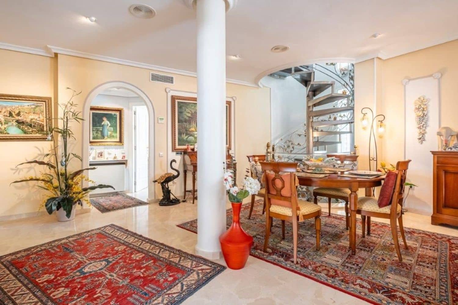 6 soveværelse Villa til salg i Alicante by med swimmingpool garage - € 469.900 (Ref: 9296525)