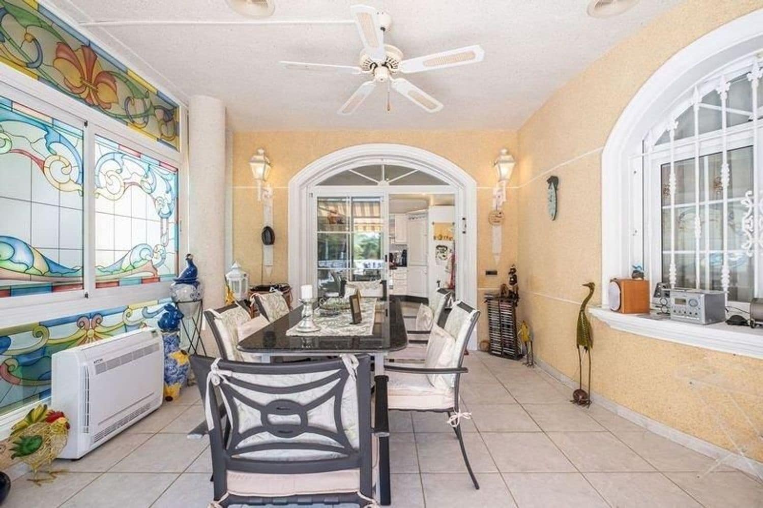 6 soveværelse Villa til salg i Alicante by med swimmingpool garage - € 469.900 (Ref: 9296525)