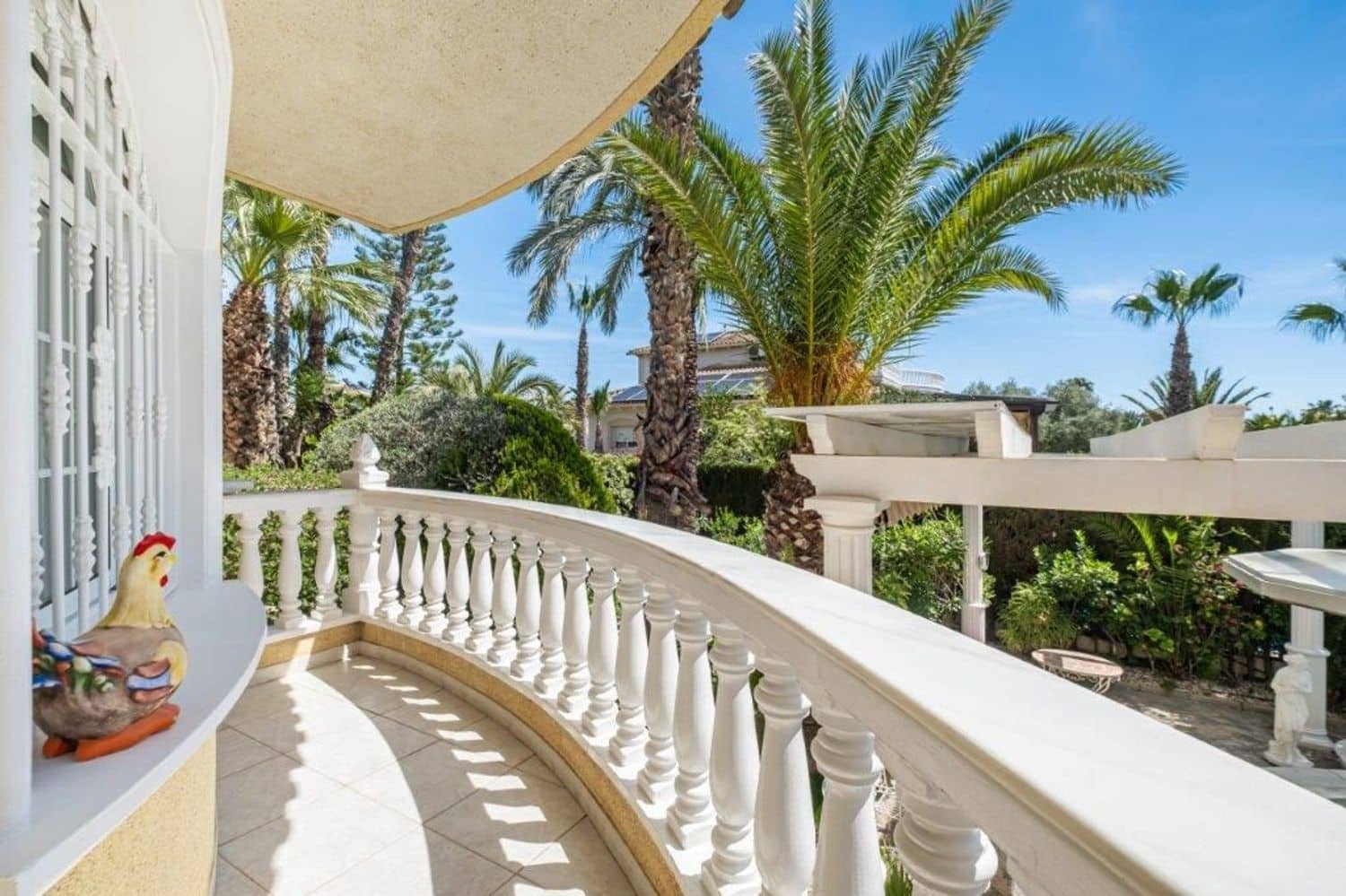 6 soveværelse Villa til salg i Alicante by med swimmingpool garage - € 469.900 (Ref: 9296525)