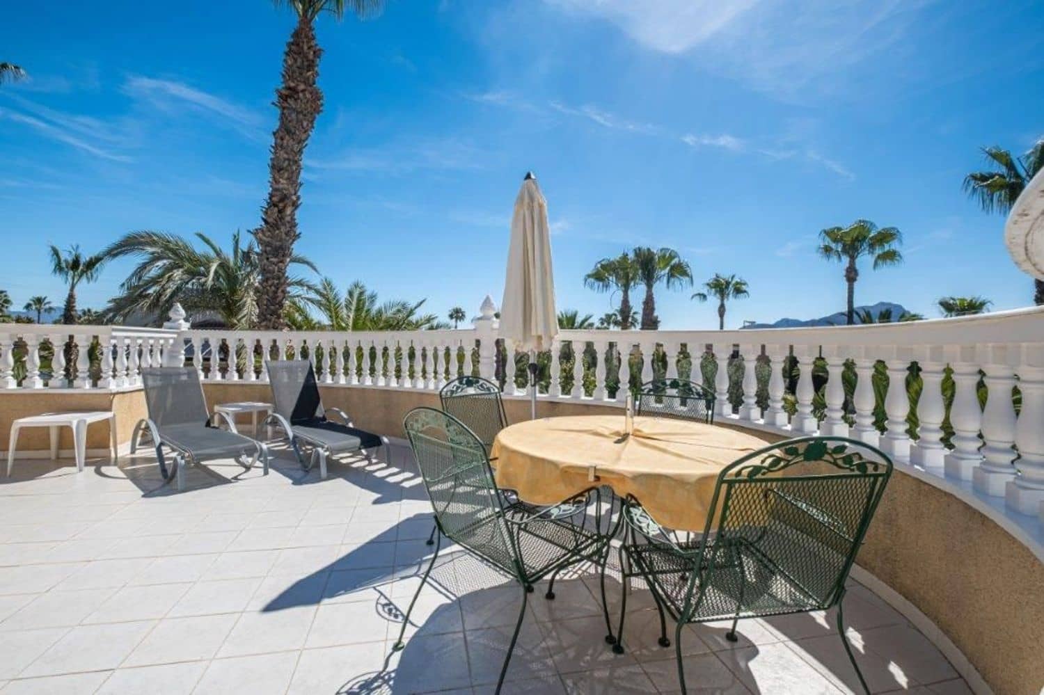 6 soveværelse Villa til salg i Alicante by med swimmingpool garage - € 469.900 (Ref: 9296525)