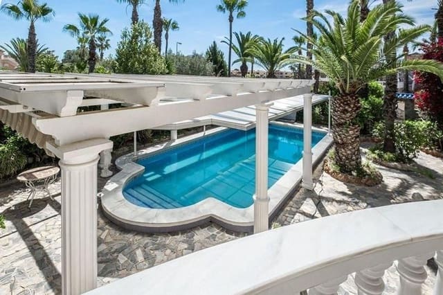 6 soveværelse Villa til salg i Alicante by med swimmingpool garage - € 469.900 (Ref: 9296525)