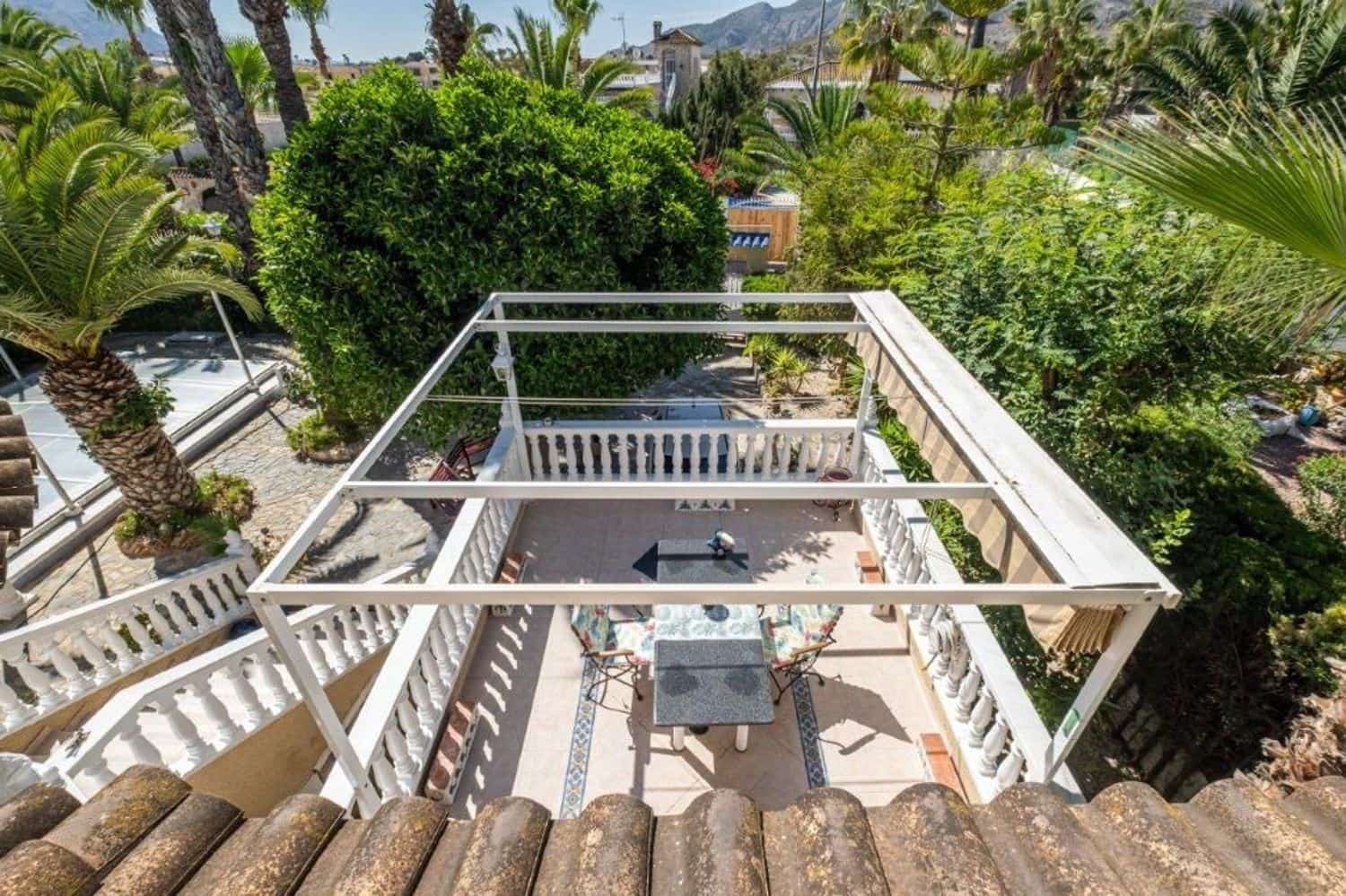 6 soveværelse Villa til salg i Alicante by med swimmingpool garage - € 469.900 (Ref: 9296525)