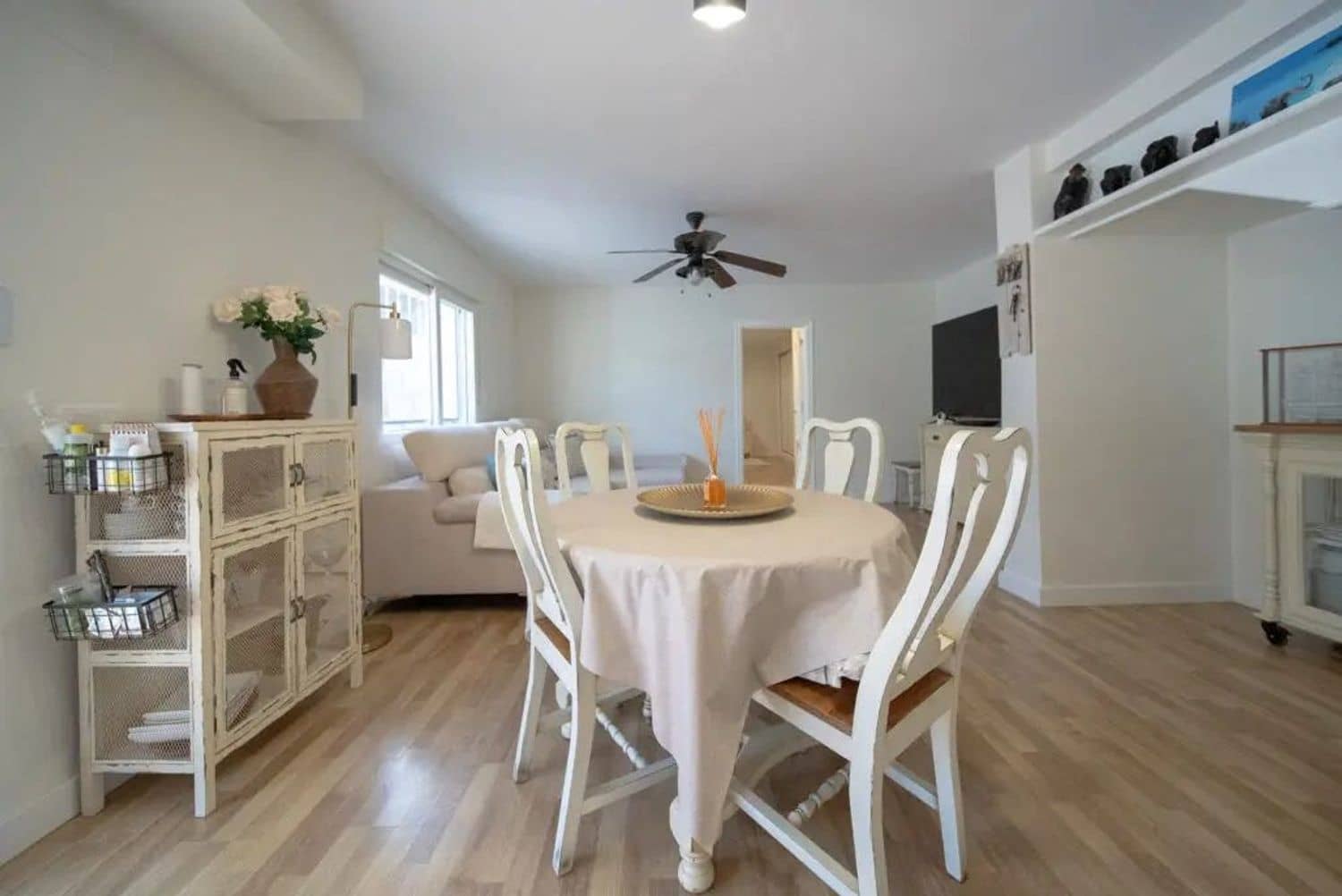 4 sypialnia Dom na sprzedaż w Torrevieja z basenem garażem - 490 000 € (Ref: 9300415)