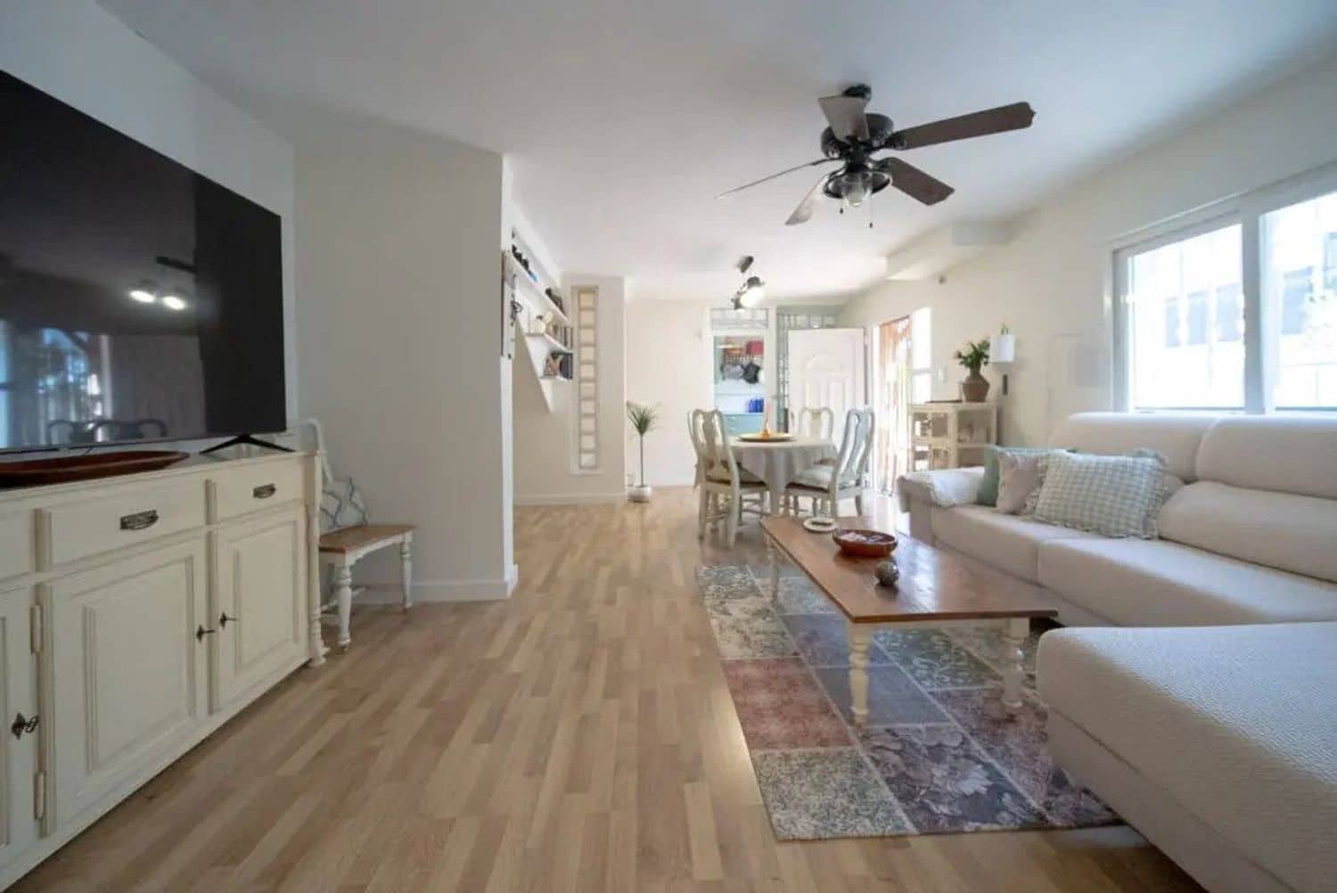 4 sypialnia Dom na sprzedaż w Torrevieja z basenem garażem - 490 000 € (Ref: 9300415)