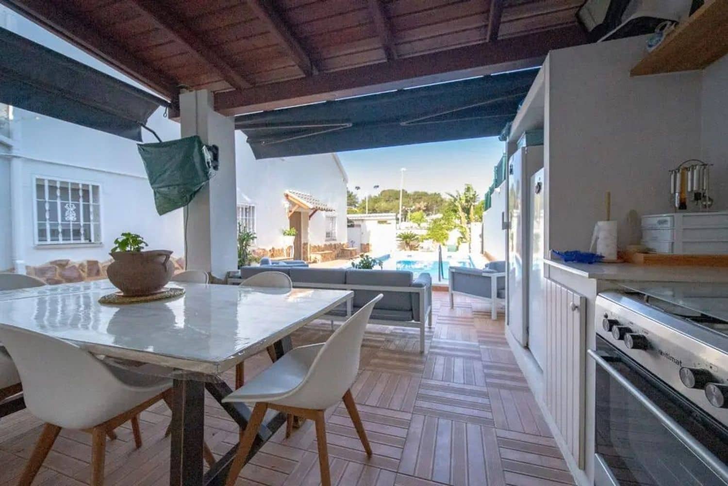 4 sypialnia Dom na sprzedaż w Torrevieja z basenem garażem - 490 000 € (Ref: 9300415)