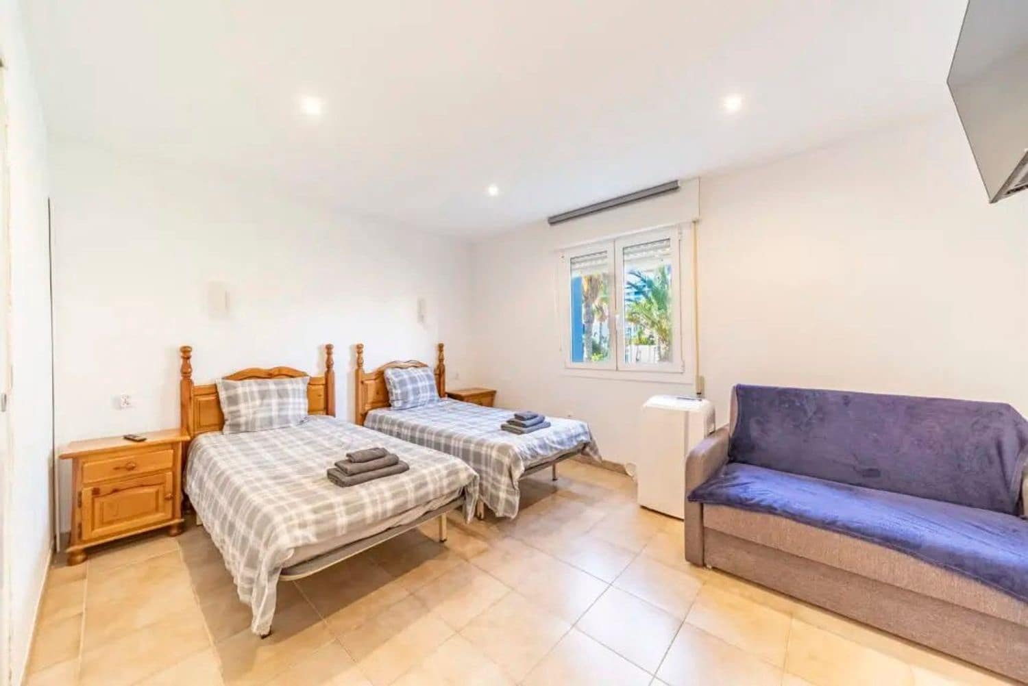 2 bedroom Apartment for sale in Punta Prima with pool garage - € 210,000 (Ref: 9300416)