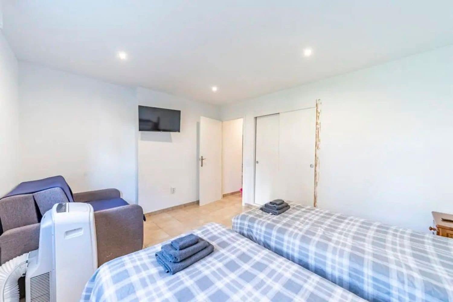 2 bedroom Apartment for sale in Punta Prima with pool garage - € 210,000 (Ref: 9300416)