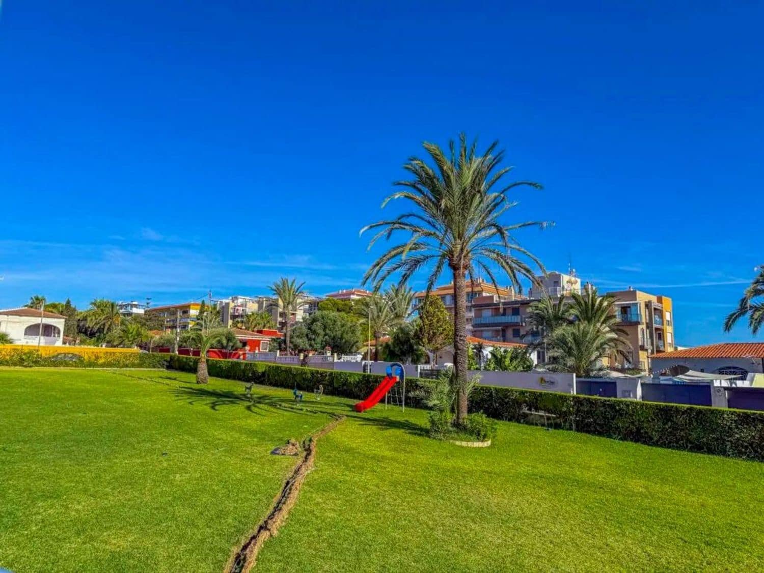 2 bedroom Apartment for sale in Punta Prima with pool garage - € 210,000 (Ref: 9300416)