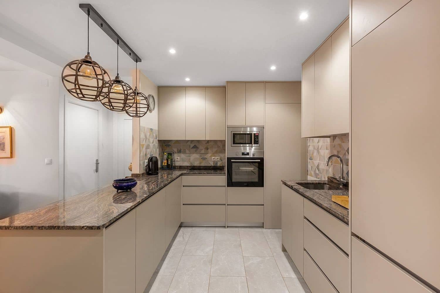 3 sovrum Lägenhet till salu i Torrevieja med garage - 179 900 € (Ref: 9300417)