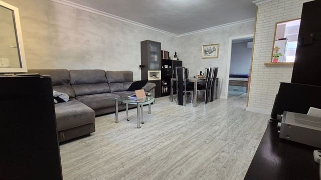 3 sypialnia Dom na sprzedaż w Aguas Nuevas, Torrevieja z basenem garażem - 235 000 € (Ref: 9371308)