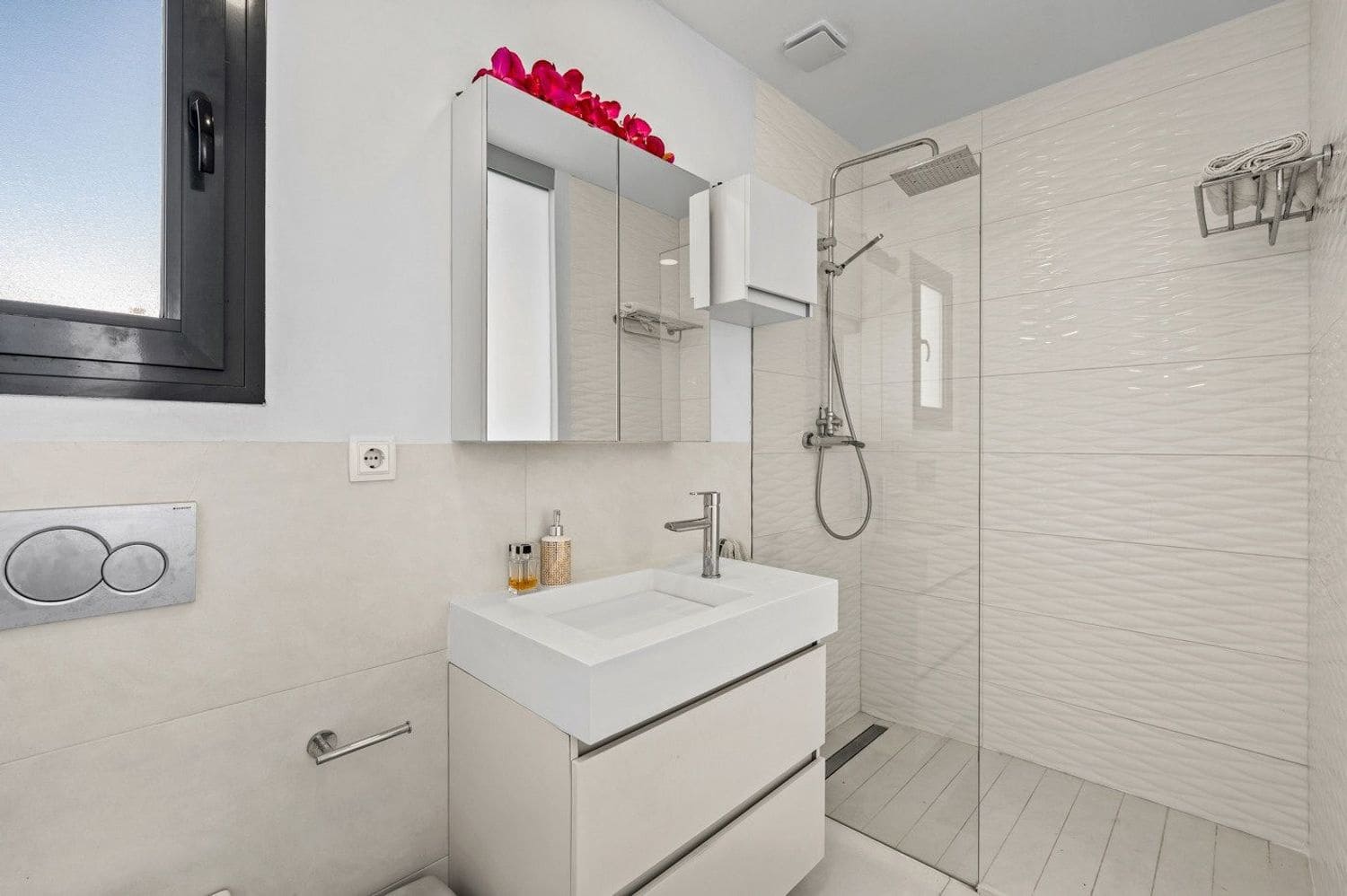 3 soveværelse Byhus til salg i Torrevieja med swimmingpool garage - € 569.000 (Ref: 9371309)