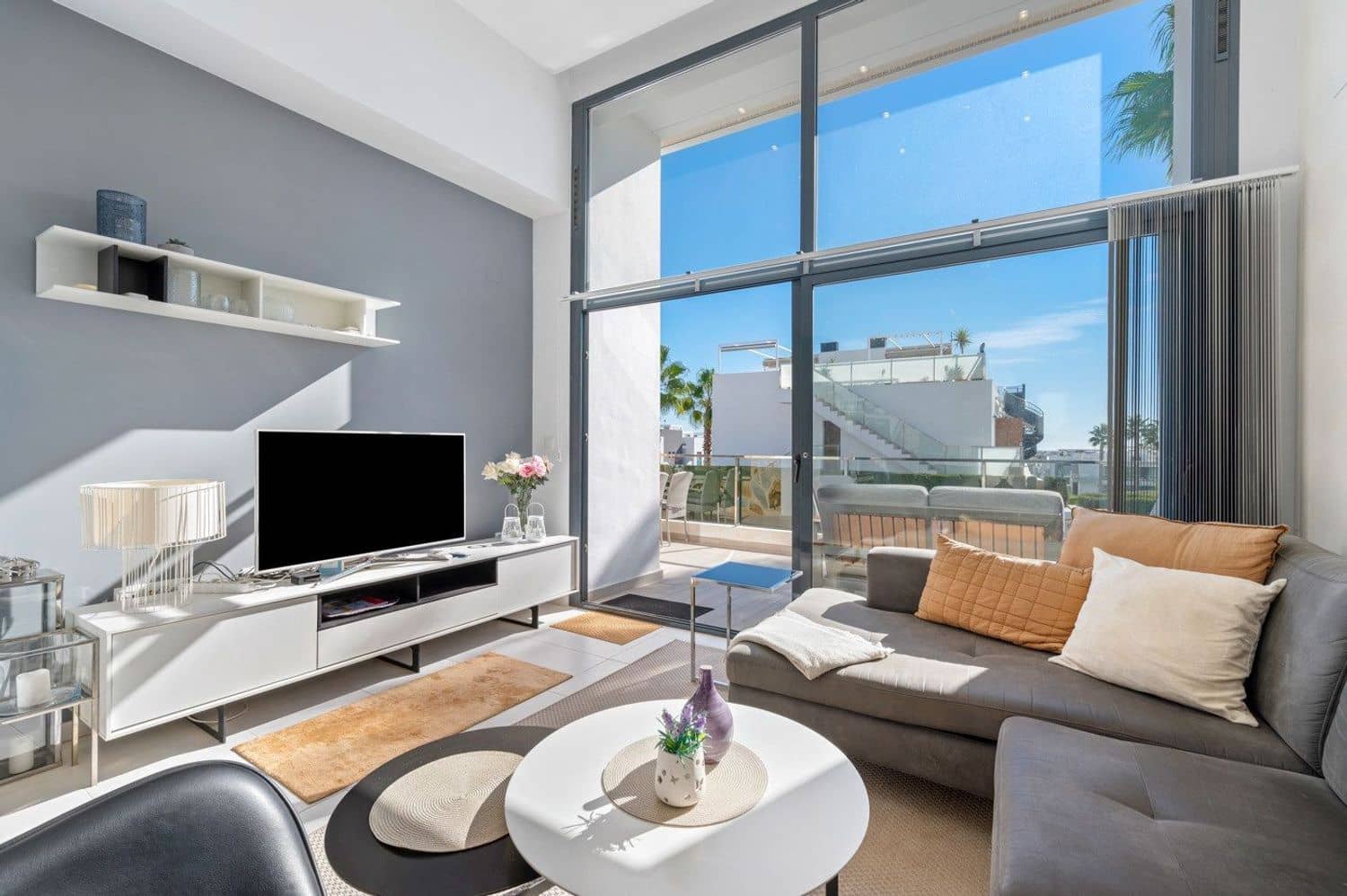 3 soveværelse Byhus til salg i Torrevieja med swimmingpool garage - € 569.000 (Ref: 9371309)