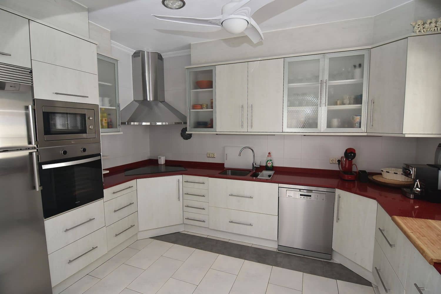 5 bedroom Villa for sale in Torrevieja with pool garage - € 499,000 (Ref: 9371312)