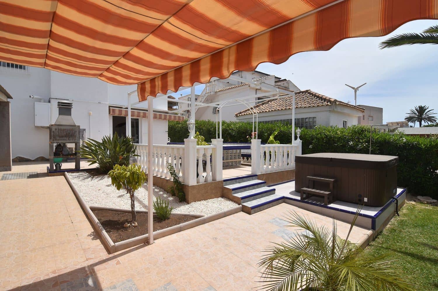 5 bedroom Villa for sale in Torrevieja with pool garage - € 499,000 (Ref: 9371312)