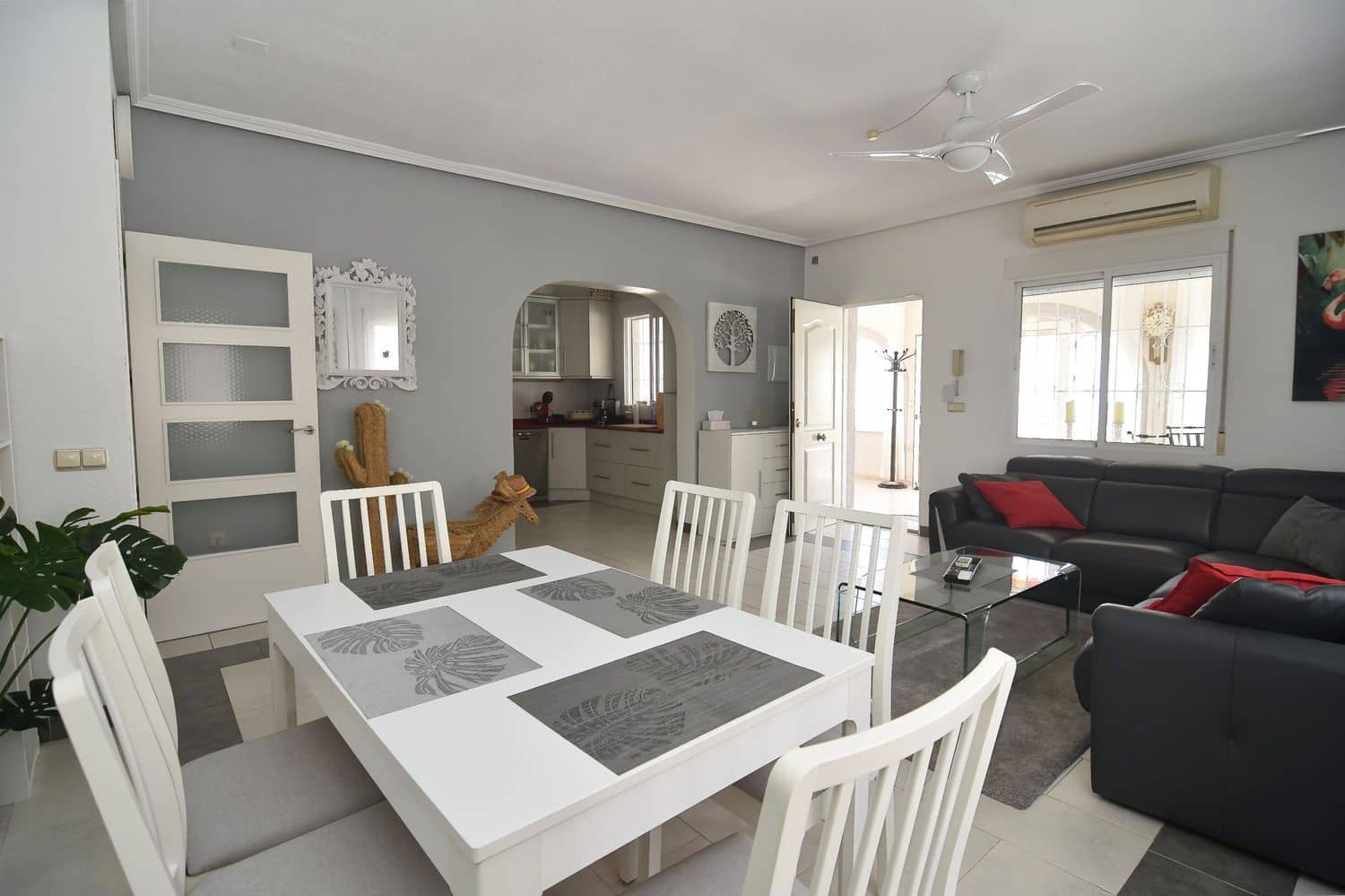 5 bedroom Villa for sale in Torrevieja with pool garage - € 499,000 (Ref: 9371312)