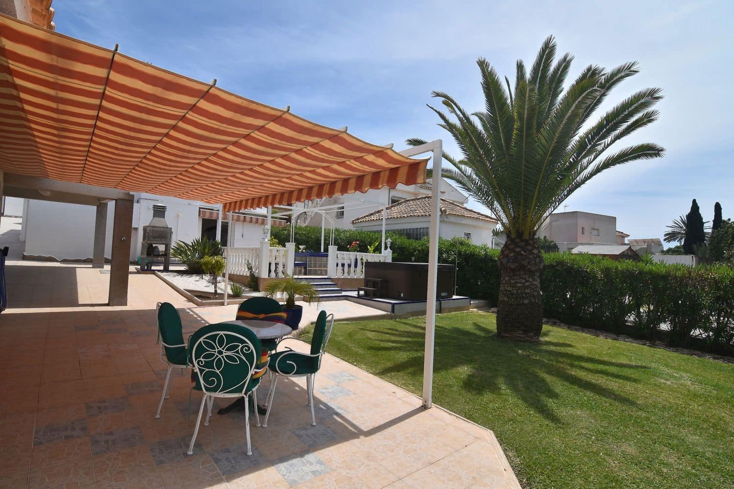 5 bedroom Villa for sale in Torrevieja with pool garage - € 499,000 (Ref: 9371312)