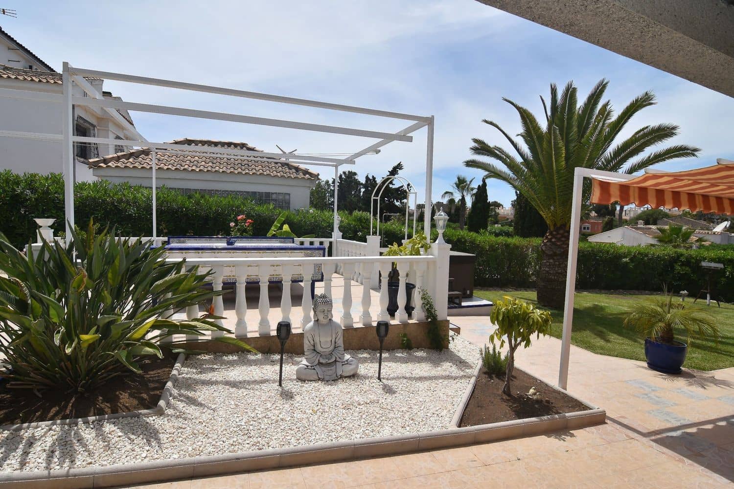 5 bedroom Villa for sale in Torrevieja with pool garage - € 499,000 (Ref: 9371312)